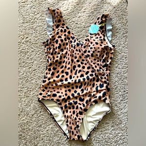 New with Tags Leipard print One Piece Seimwear size large